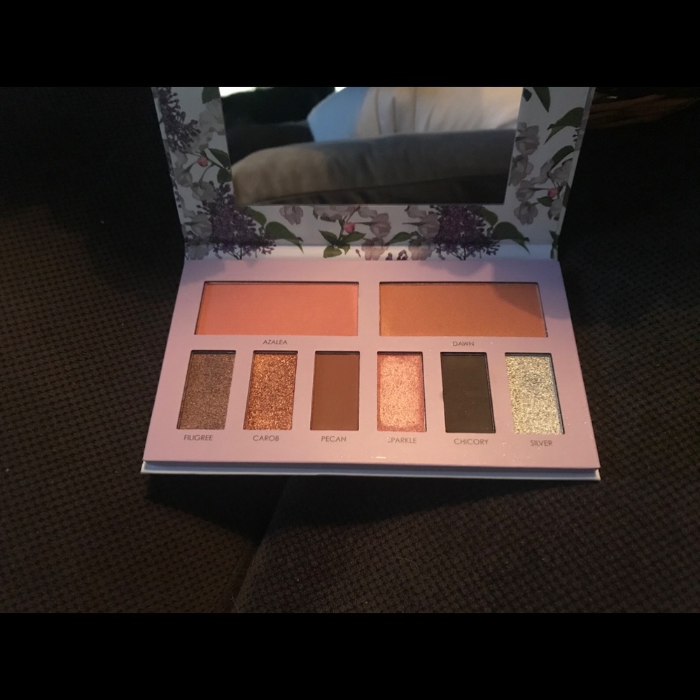NWT Sakura + Sage Vegan Eyeshadow & Blush Palette